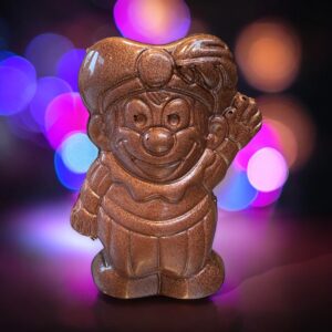 Chocolade Piet van pure chocolade met kruidige pepernoten vulling, perfect voor Sinterklaas.